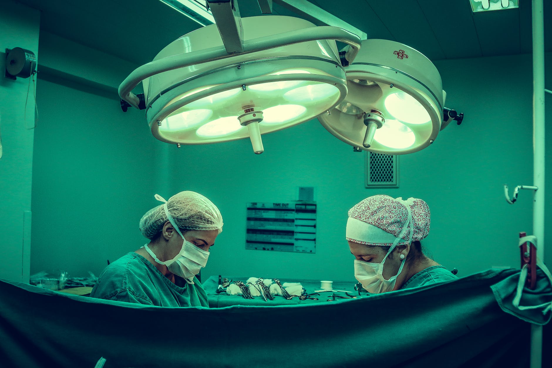 Sebészeti Technikák a Plasztikai Sebészetben: Mit Kell Tudni